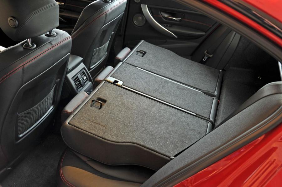  BMW 3-Series 2012 года  (фото 9 из 191)